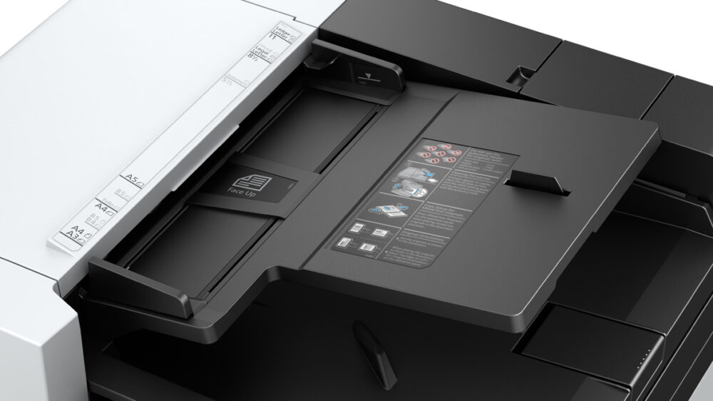 impresora multifuncional blanco y negro kyocera M4125idn